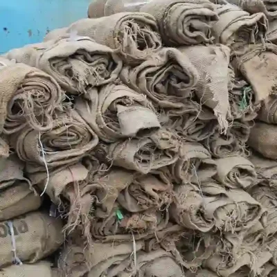 Bao bố thấm nước nhanh và giữ ẩm bề mặt bê tông