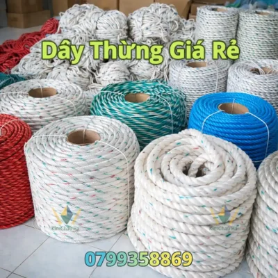 Dây thừng leo núi tại Đà Nẵng với nhiều cuộn dây chịu lực cao, phù hợp thi công, cứu hộ và làm việc trên cao.