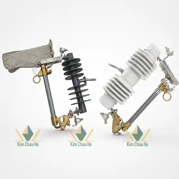 Cầu chì tự rơi FCO thân Polymer và sứ trắng dùng cho hệ thống điện trung thế tại Đà Nẵng.
